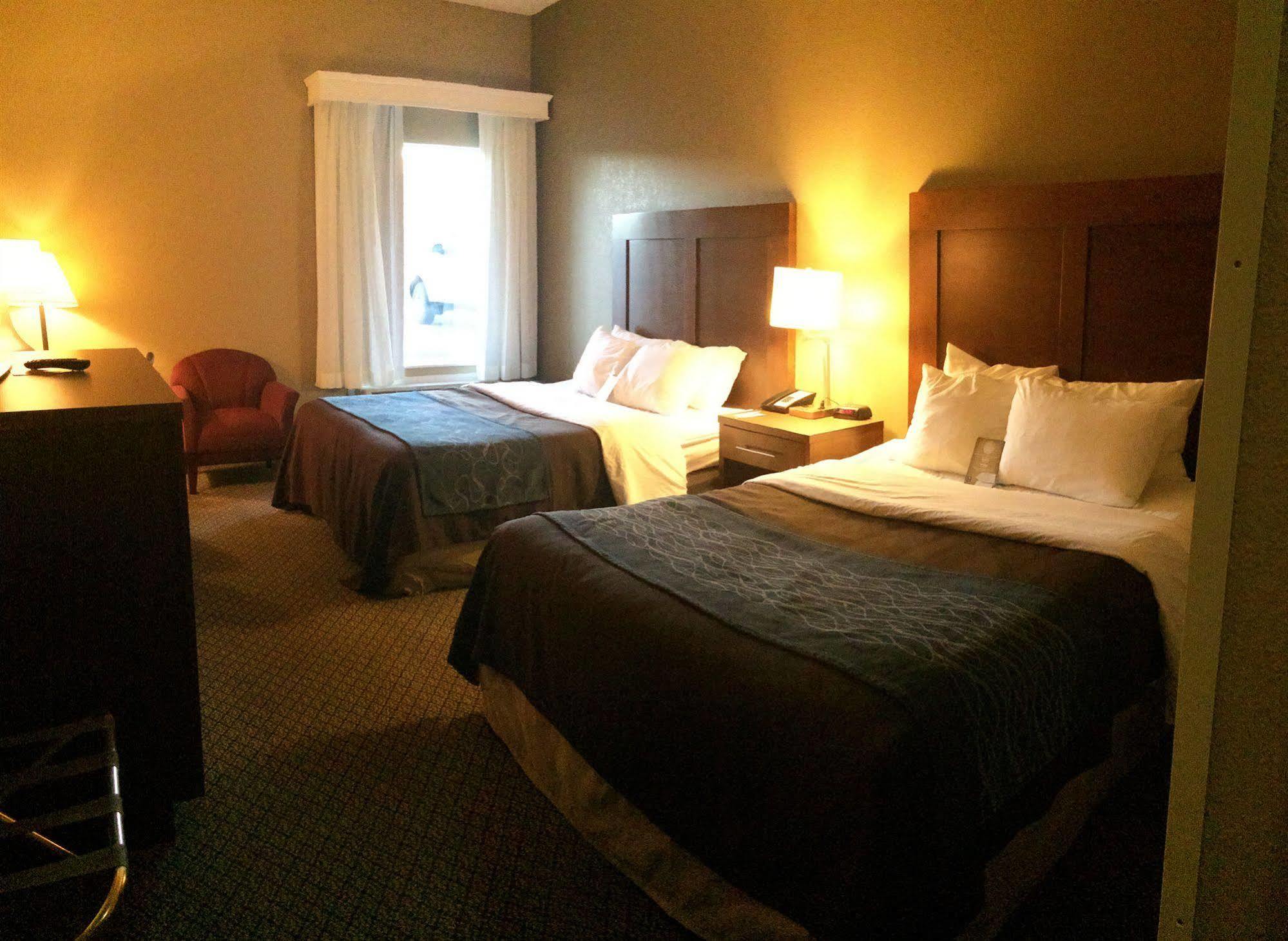 Comfort Inn & Suites Christiansburg I-81 Екстериор снимка